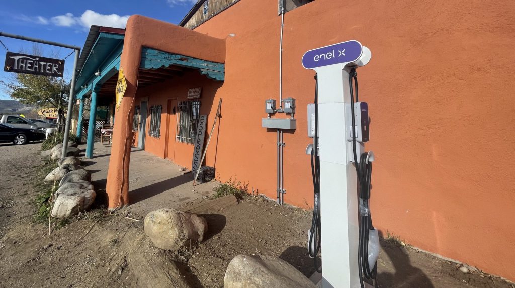 Electric Vehicle Charging, New Mexico Sol Luna Solar