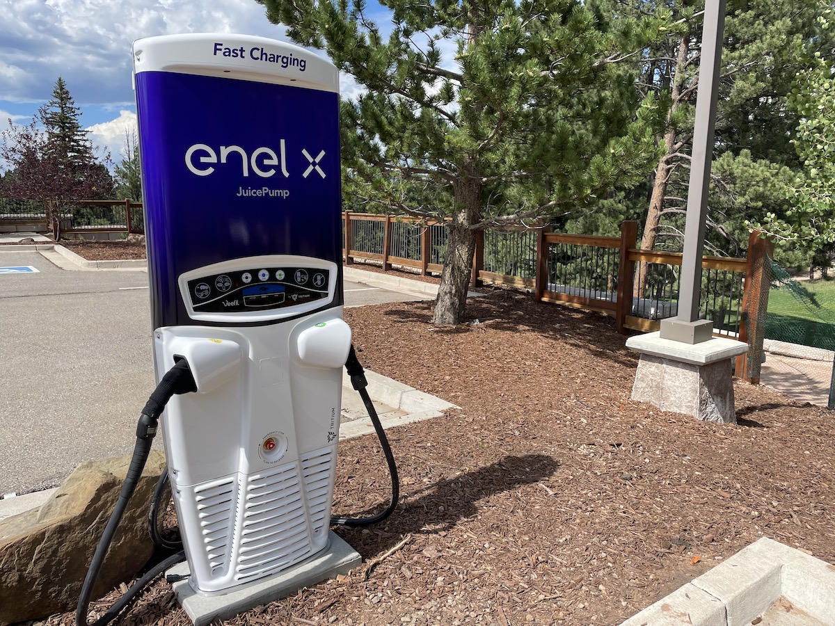 Level 3 Electric Vehicle Charging, Sol Luna Solar, New Mexico Sol